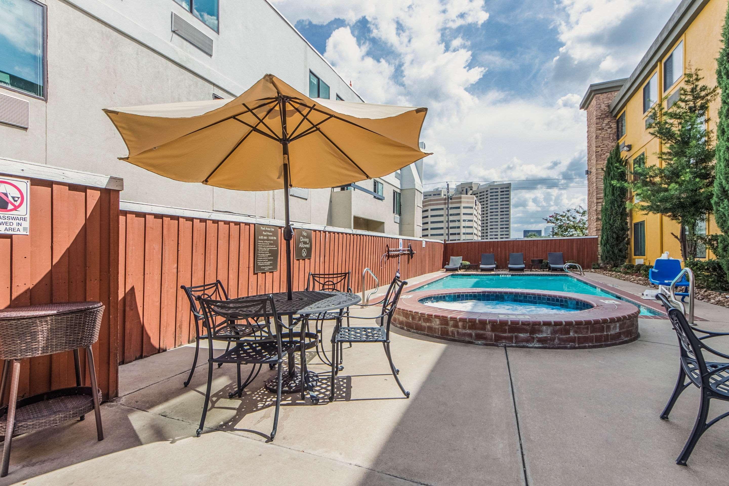 Comfort Inn Dallas Park Central Exterior foto
