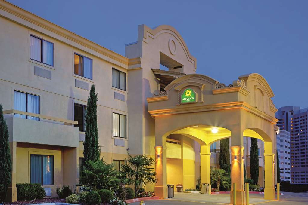 Comfort Inn Dallas Park Central Exterior foto